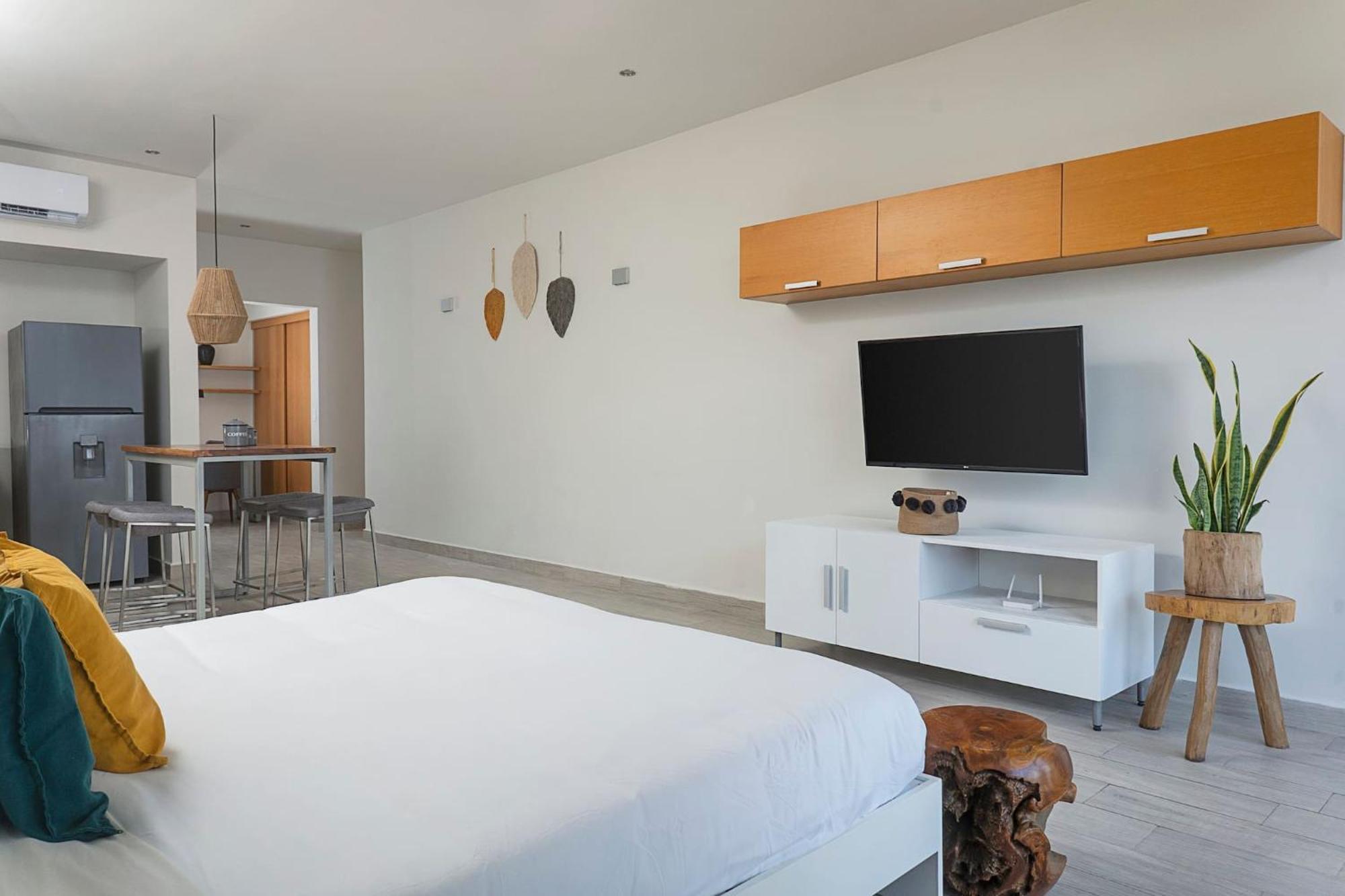 Opal Suites Apartments プレヤデルカーメン エクステリア 写真