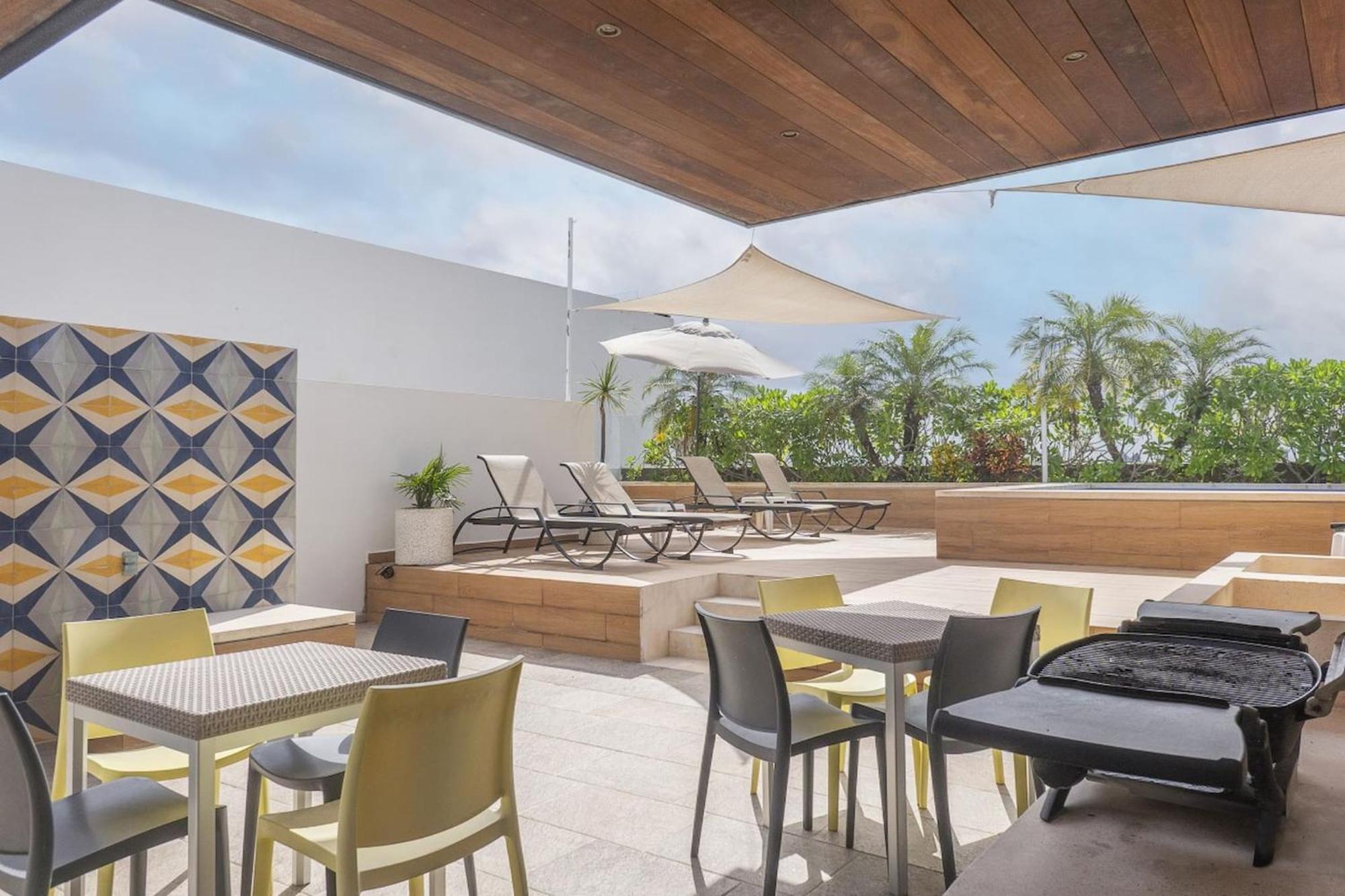 Opal Suites Apartments プレヤデルカーメン エクステリア 写真