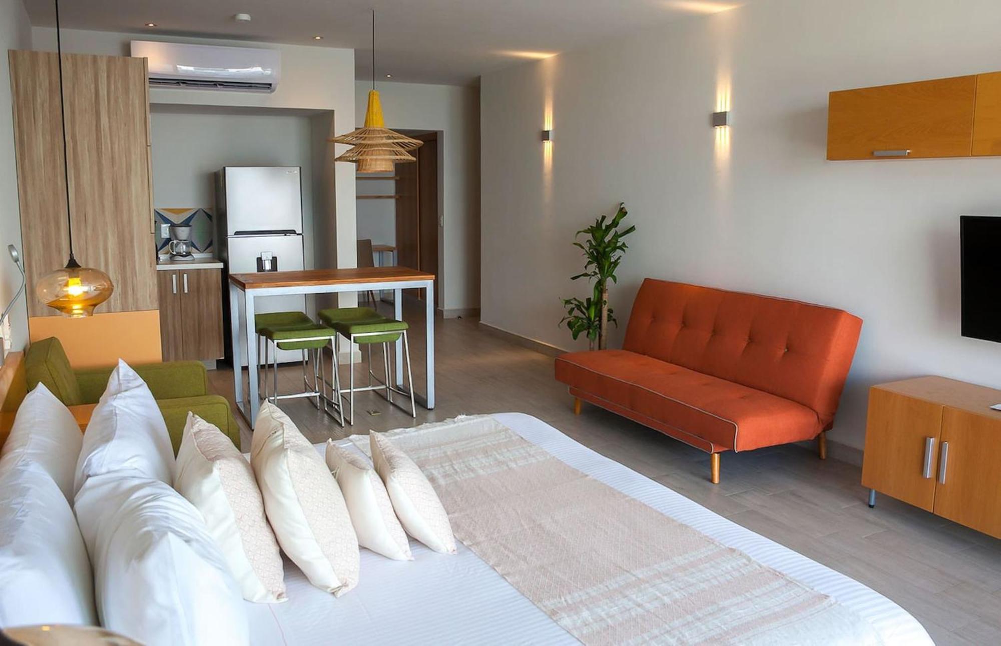 Opal Suites Apartments プレヤデルカーメン エクステリア 写真